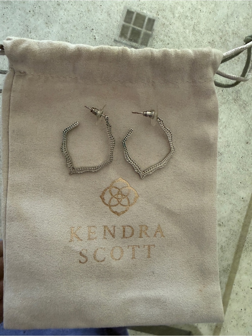 Kendra Scott Silver Textured Wavy Hexagon Hoop Earrings